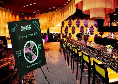 La coutume réutilisable et durable a mené des enseignes au néon annonçant l'affichage variable de menu